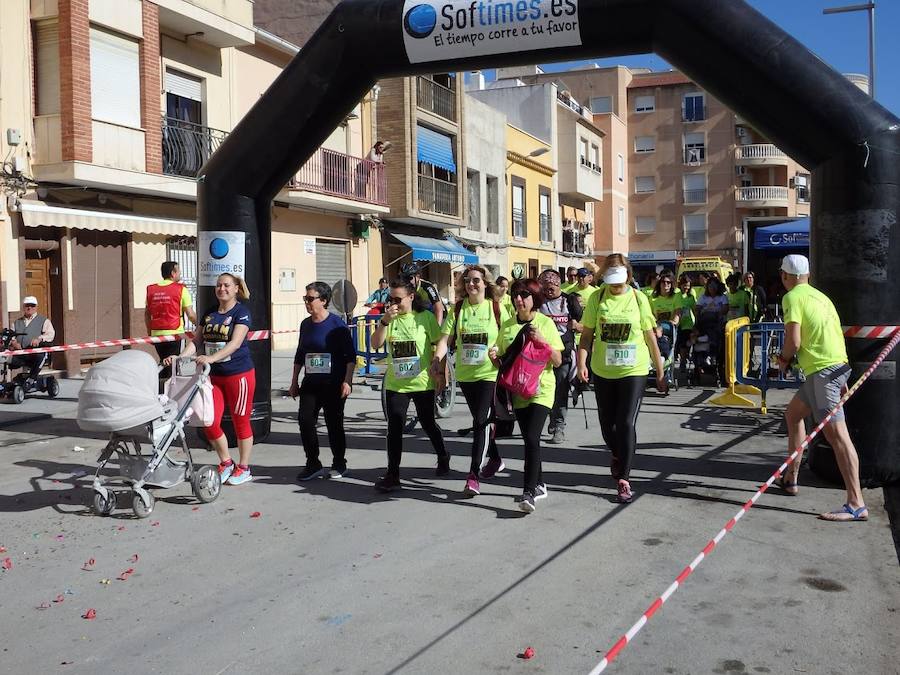 El atleta del Filippedes Moratalla se lleva la IV Carrera Solidaria Down con un tiempo de 30:46 minutos, por los 44:45 para la ganadora femenina