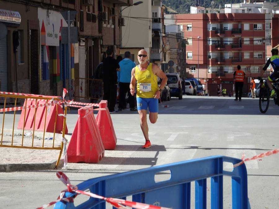 El atleta del Filippedes Moratalla se lleva la IV Carrera Solidaria Down con un tiempo de 30:46 minutos, por los 44:45 para la ganadora femenina