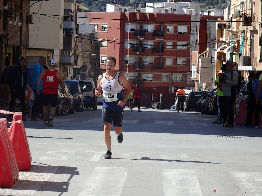 El atleta del Filippedes Moratalla se lleva la IV Carrera Solidaria Down con un tiempo de 30:46 minutos, por los 44:45 para la ganadora femenina