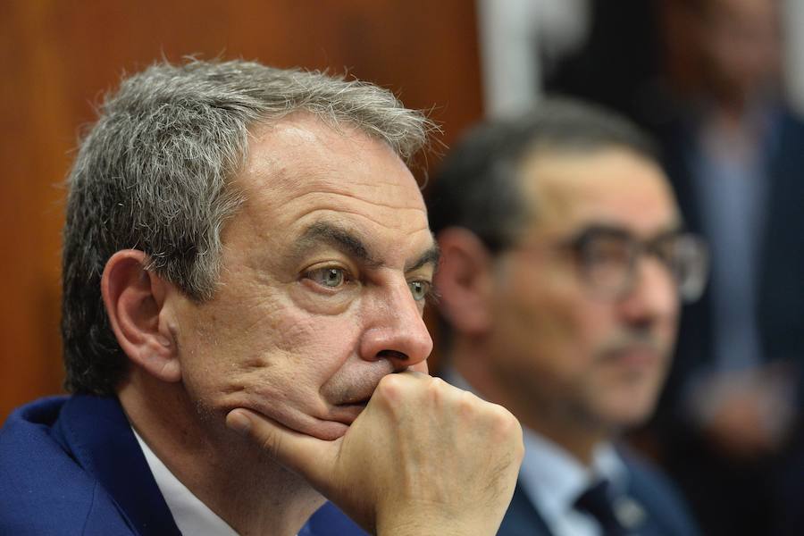 El expresidente del Gobierno vaticina que en España se tardará generaciones «en volver a reconocer y rendir homenaje» a las víctimas del Franquismo