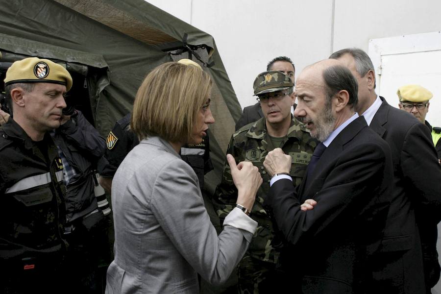 Tras el terremoto de Lorca, en mayo de 2011, Alfredo Pérez Rubalcaba, que ejercía de ministro del Interior, visitó las zonas afectadas junto a Carme Chacón, ministra de Defensa.