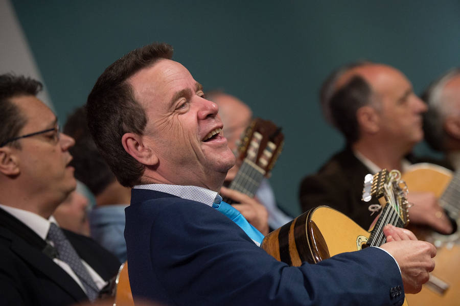 El Almudí acoge el acto conmemorativo del Día de Murcia, presidido por José Ballesta y en el que Mari Trini, Los Parrandboleros, la unidad de trasplantes de la Arrixaca y el grupo Virgen de la Vega recibieron las distinciones de la ciudad