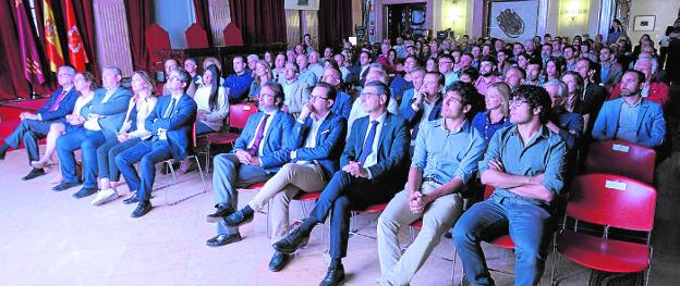 Estreno de la primera parte del documental, anoche, en el Salón de Plenos. 