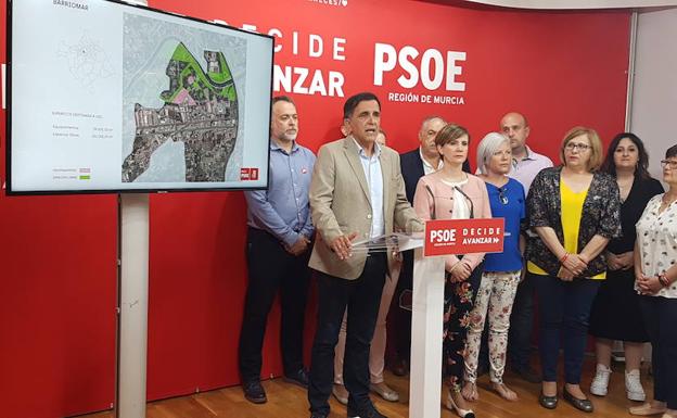 El candidato del PSOE a la alcaldía de Murcia, José Antonio Serrano, este viernes, en la presentación del proyecto.