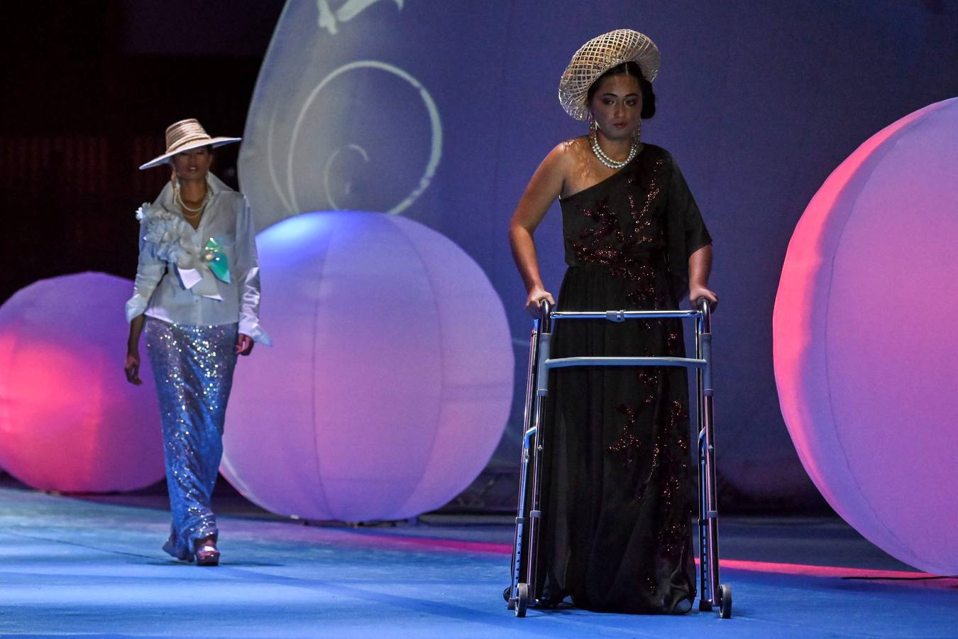 Varios modelos con discapacidad participan en la Pasarela de la Inclusión en Cali (Colombia). En este evento modelos discapacitados, comunidad LGTBI, víctimas de conflicto y comunidades afrocolombianas participan de un espacio de moda, en el que 18 diseñadores muestran colecciones haciendo énfasis en la inclusión.