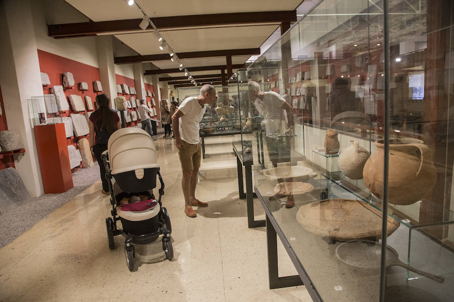 La ciudad portuaria se suma un año más la gran fiesta del arte y la historia con la celebración del Día Internacional de los Museos, que vuelve a atraer a numerosos visitantes, también de fuera de la Región y del extranjero