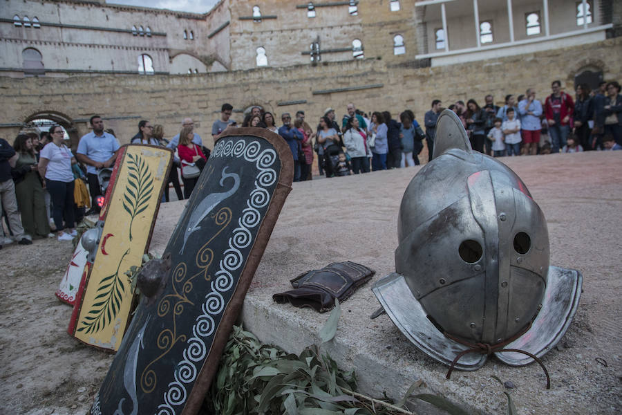 La ciudad portuaria se suma un año más la gran fiesta del arte y la historia con la celebración del Día Internacional de los Museos, que vuelve a atraer a numerosos visitantes, también de fuera de la Región y del extranjero