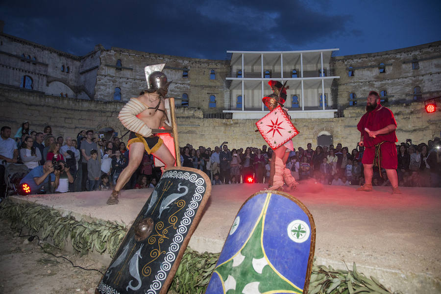 La ciudad portuaria se suma un año más la gran fiesta del arte y la historia con la celebración del Día Internacional de los Museos, que vuelve a atraer a numerosos visitantes, también de fuera de la Región y del extranjero