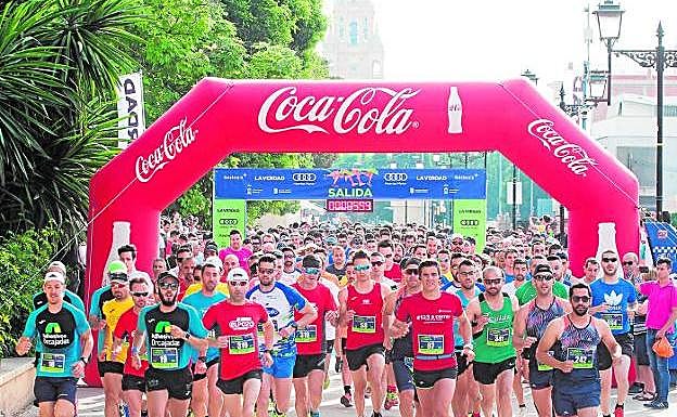 Salida de la prueba, ayer, en el Paseo del Malecón de Murcia. 