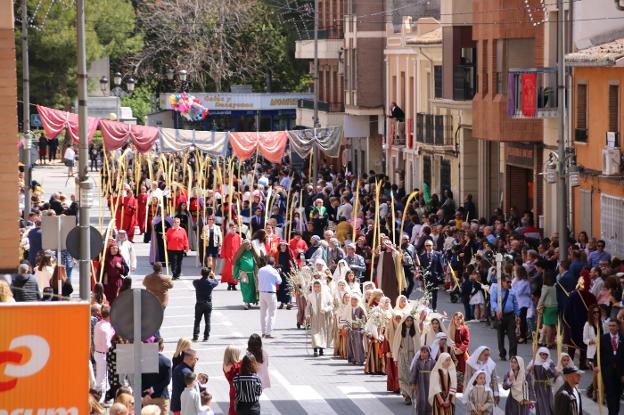 Masiva participación en la procesión del último Domingo de Ramos, en Jumilla. 