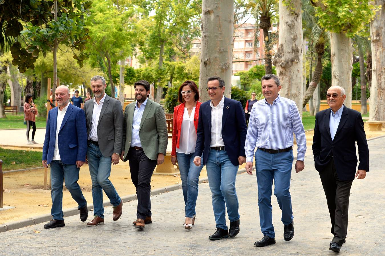 'La Verdad' reúne en la jornada de reflexión a los principales aspirantes a la presidencia de la Región, que desplegaron sonrisas con algún 'recadito'