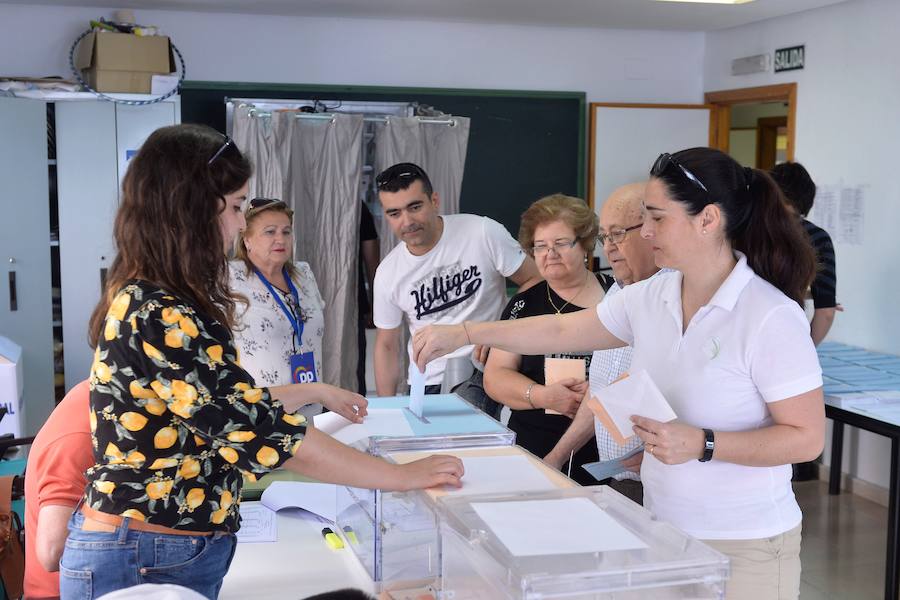 Las mesas electorales de la capital del Segura han abierto sin incidencias