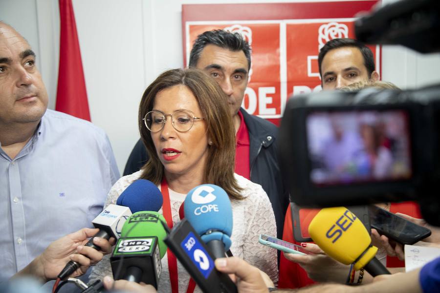 «Hemos conseguido casi 2.500 votos y un par de puntos más que en los comicios municipales anteriores, pero no hemos sacado el resultado esperado. No estamos satisfechos, pero tenemos que acatar lo que dicen las Urnas», declaró Ana Belén Castejón sobre sus resultados
