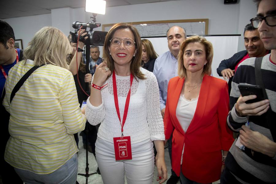 «Hemos conseguido casi 2.500 votos y un par de puntos más que en los comicios municipales anteriores, pero no hemos sacado el resultado esperado. No estamos satisfechos, pero tenemos que acatar lo que dicen las Urnas», declaró Ana Belén Castejón sobre sus resultados