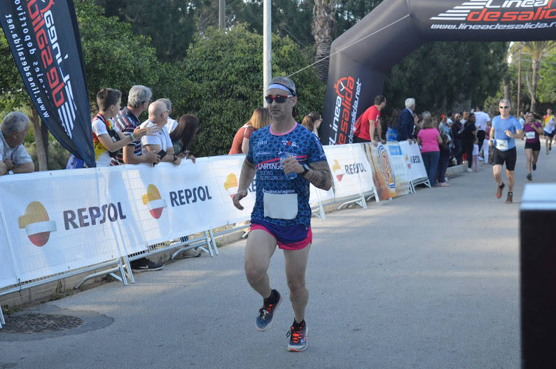 El corredor del Alumbres Sport vence con un tiempo de 20:12 minutos, mientras que la ganadora femenina completó el recorrido en 29:37