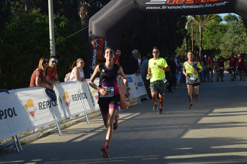 El corredor del Alumbres Sport vence con un tiempo de 20:12 minutos, mientras que la ganadora femenina completó el recorrido en 29:37