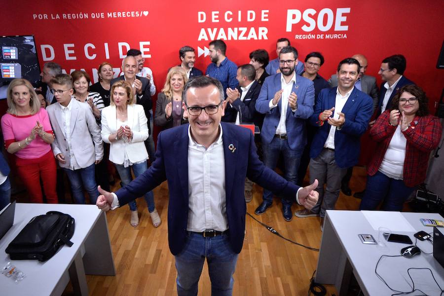 Los socialistas acaban con la hegemonía del PP y ganan las elecciones autonómicas en la Región, pero necesitarán a Ciudadanos para gobernar