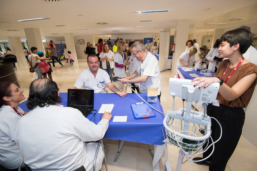 La actividad organizada por el hospital Virgen de la Arrixaca promueve diversas recomendaciones para prevenir enfermedades como la obesidad o las patologías cardiovasculares