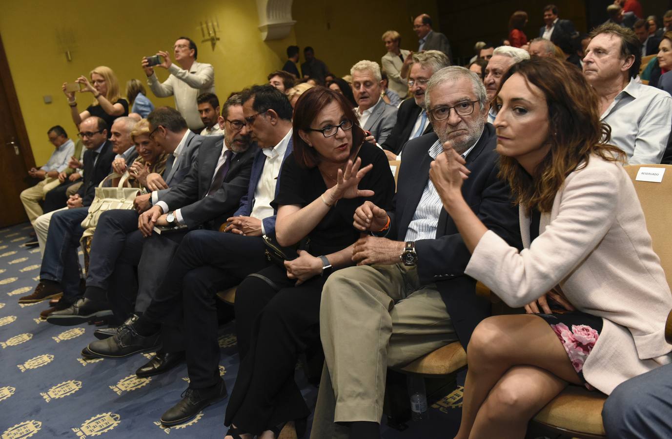 Diego Conesa e Isabel Franco coincidieron ayer en la Cámara de Comercio de Murcia.