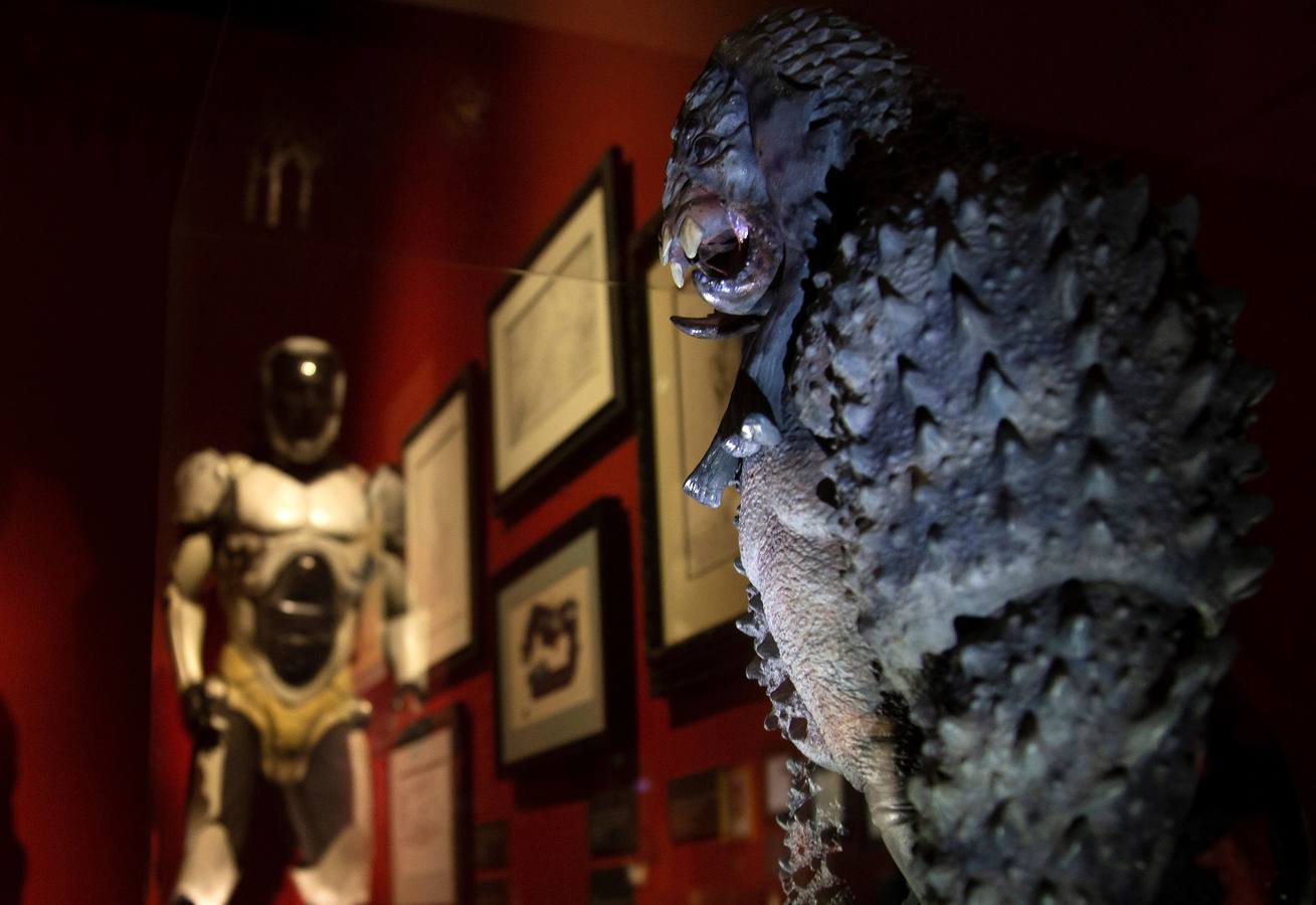 Muestra «En casa con mis monstruos», del director de cine mexicano Guillermo del Toro, inaugurada en el Museo de las Artes de Guadalajara (México). Del Toro explicó que llevar la exposición a su país es una forma de inspirar a las nuevas generaciones de artistas.