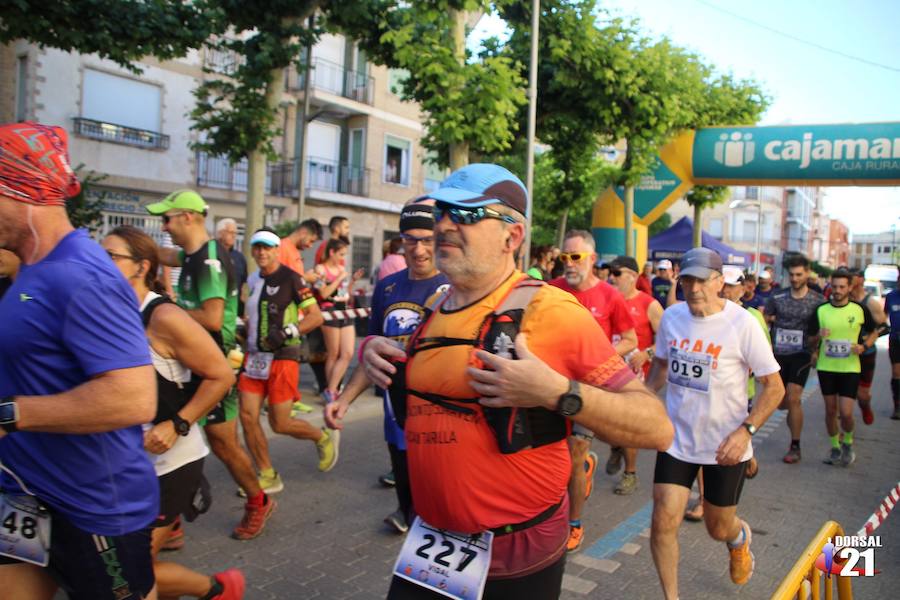 El corredor del C.D. Filippedes Moratalla completa el recorrido en 1 hora y 24 minutos, por el registro de 1 hora y 40 minutos de la atleta del Mobel Automenor Running Club