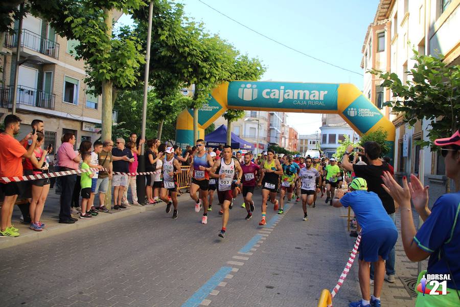 El corredor del C.D. Filippedes Moratalla completa el recorrido en 1 hora y 24 minutos, por el registro de 1 hora y 40 minutos de la atleta del Mobel Automenor Running Club