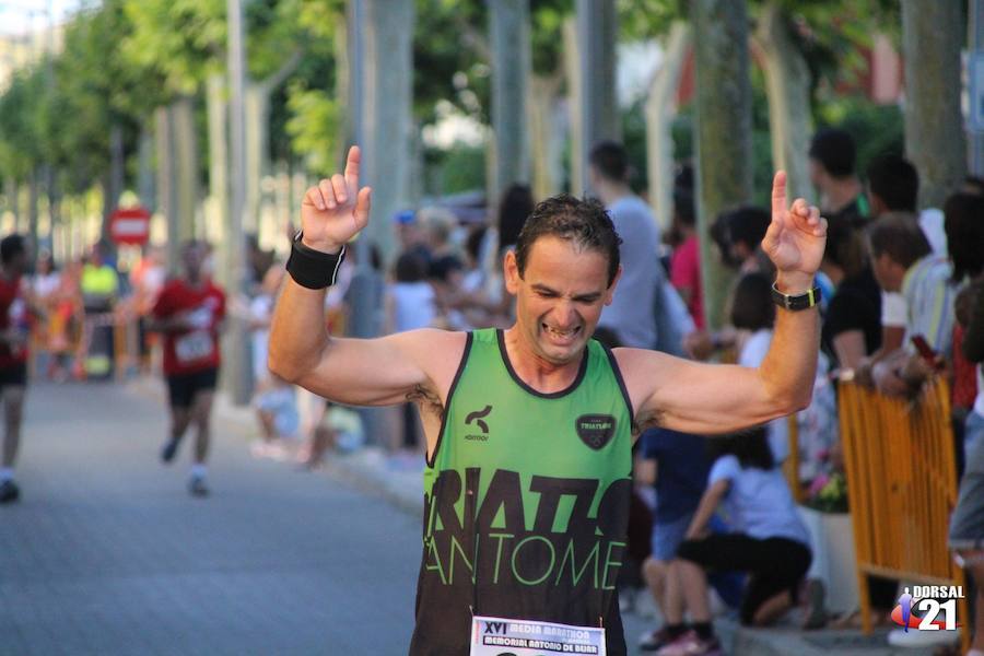 El corredor del C.D. Filippedes Moratalla completa el recorrido en 1 hora y 24 minutos, por el registro de 1 hora y 40 minutos de la atleta del Mobel Automenor Running Club