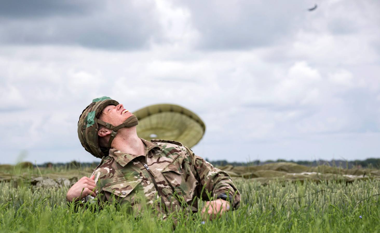Personas caracterizadas de soldados participan en la dramatización histórica del Día D en la costa de Normandia (Francia). Varios lideres europeos participan en varios actos para conmemorar el 75 aniversario del desembarco y de la batalla de Normandía, que inicio el principio del fin de la Segunda Guerra Mundial.
