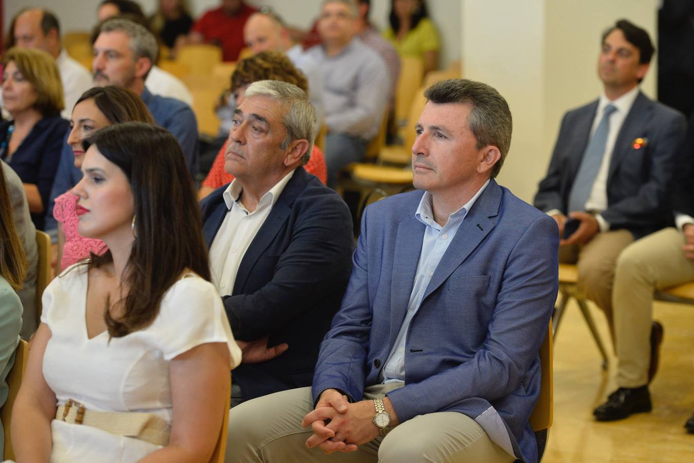 La entrega de las actas de diputados autonómicos que recogieron los 45 representantes de PSOE, PP, Cs, Vox y Podemos tuvo lugar en la Ciudad de la Justicia de Murcia.