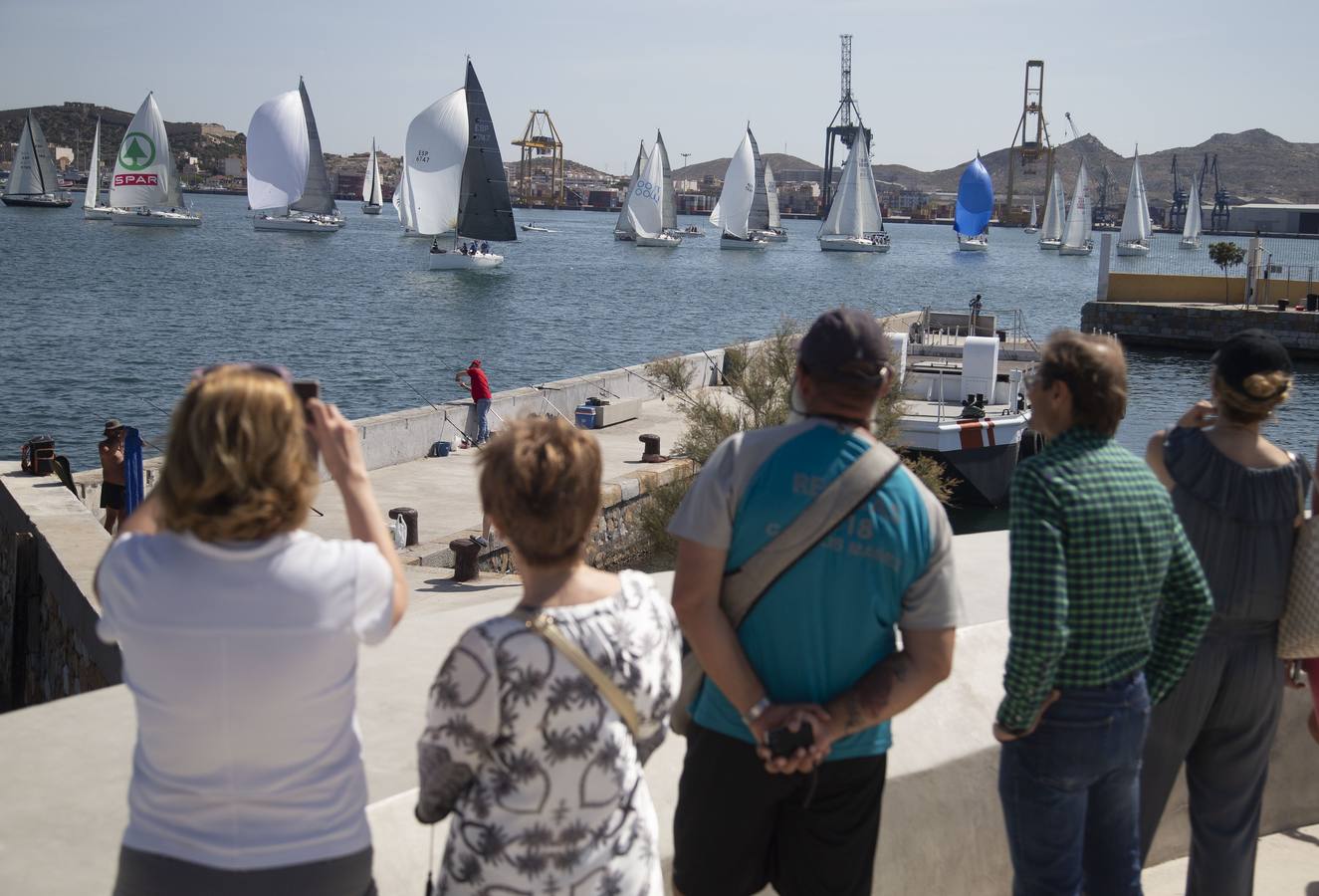 La prueba es puntuable para el campeonato de España, hay 15 barcos locales y la distancia es de 170 millas .