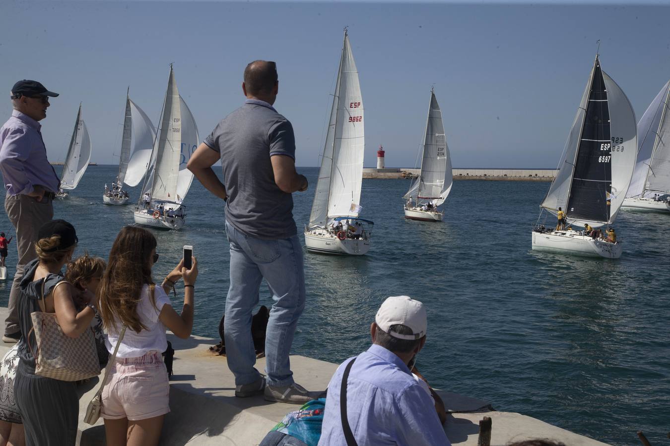 La prueba es puntuable para el campeonato de España, hay 15 barcos locales y la distancia es de 170 millas .