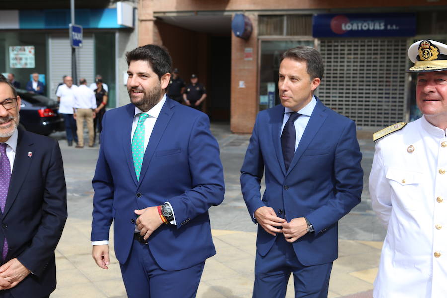 El acto institucional estuvo marcado por las negociaciones para los pactos en la Comunidad y en varios ayuntamientos de la Región