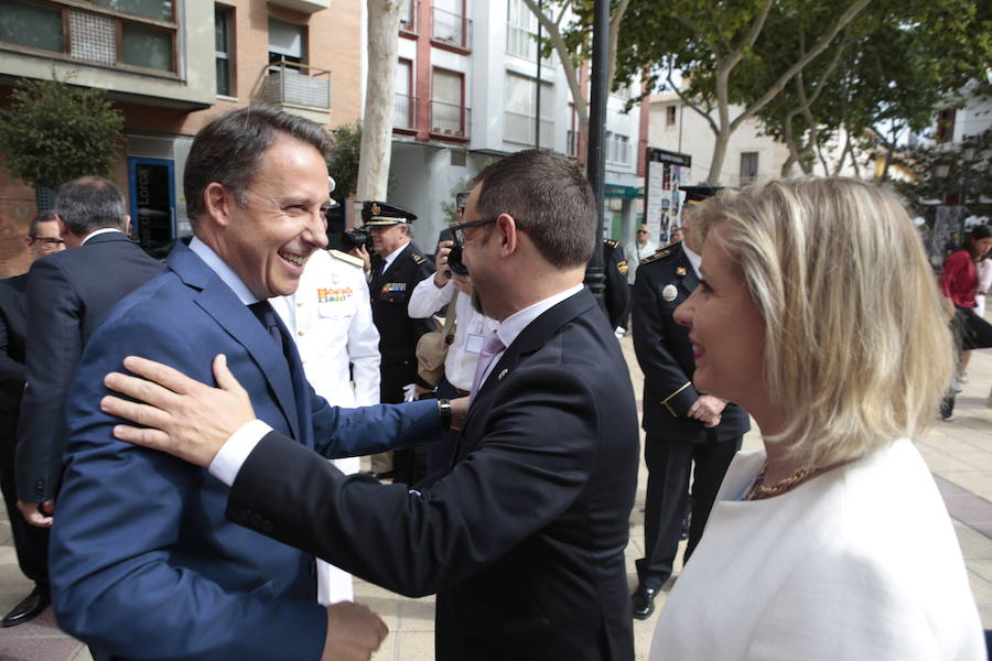 El acto institucional estuvo marcado por las negociaciones para los pactos en la Comunidad y en varios ayuntamientos de la Región