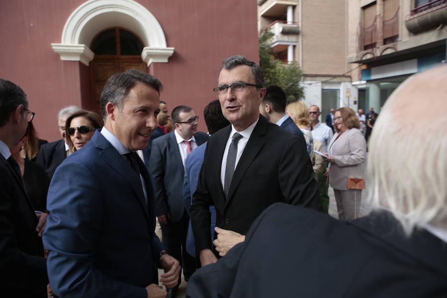 El acto institucional estuvo marcado por las negociaciones para los pactos en la Comunidad y en varios ayuntamientos de la Región