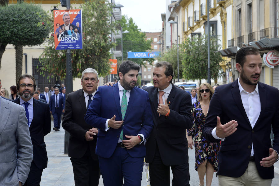 El acto institucional estuvo marcado por las negociaciones para los pactos en la Comunidad y en varios ayuntamientos de la Región