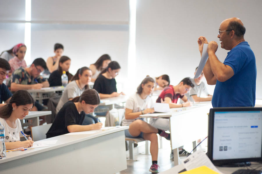 Casi 7.000 alumnos murcianos demostrarán todo lo aprendido para poder matricularse en la universidad el próximo curso