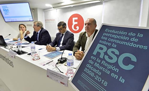 Jornada de Responsabilidad Social Corporativa en el Colegio de Economistas.