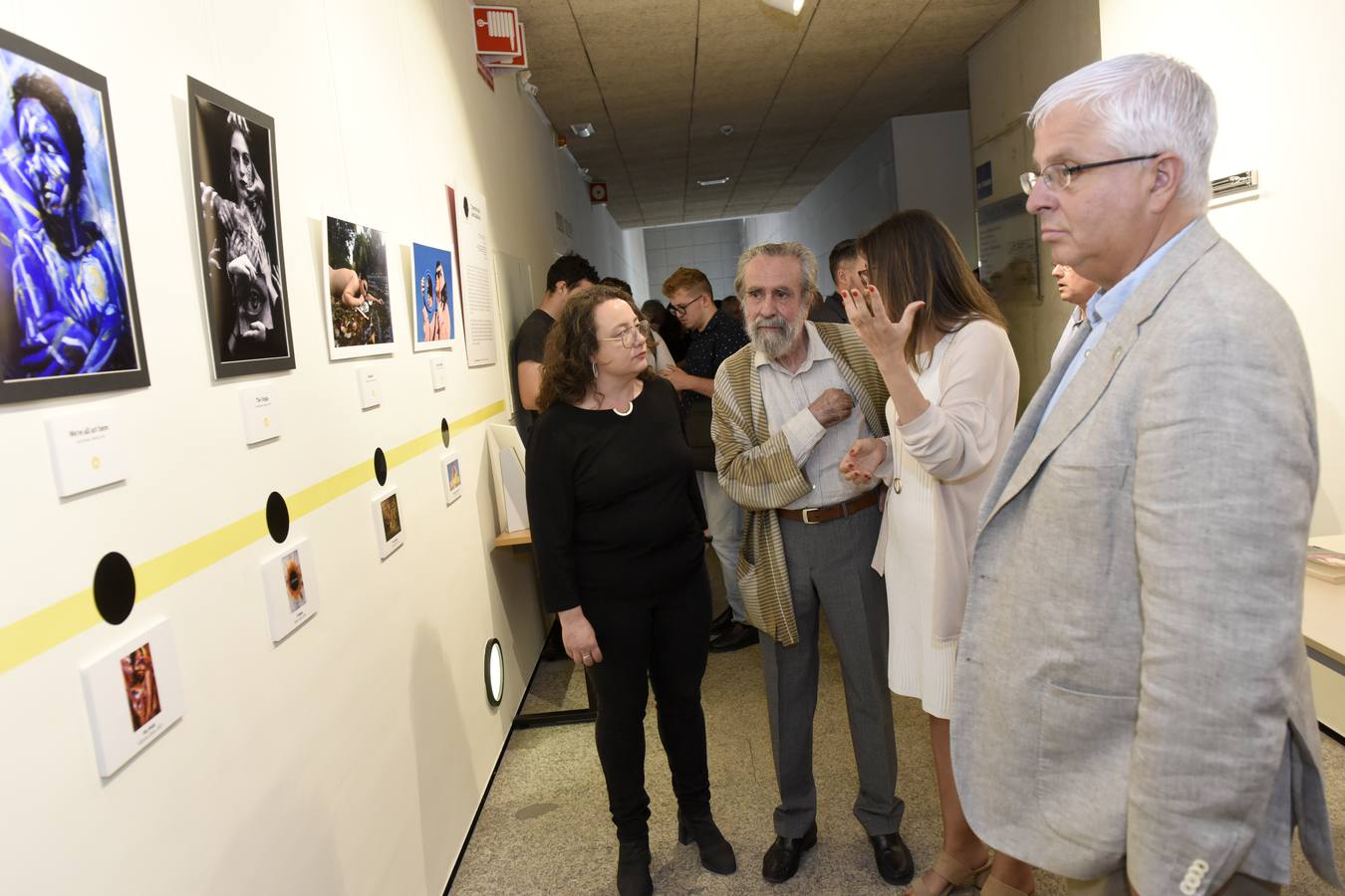 El artista conceptual, Premio Velázquez 2015, inauguró en la Facultad de Comunicación y Documentación una sala expositiva con su nombre.