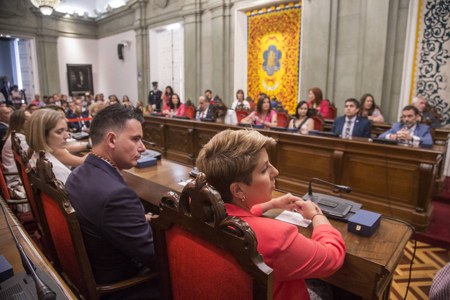Un pacto de última hora de PSOE y PP, que incluye a Ciudadanos y que rechaza Diego Conesa, deja a MC sin el poder y da la alcaldía los dos primeros años a la socialista y los dos últimos a la popular