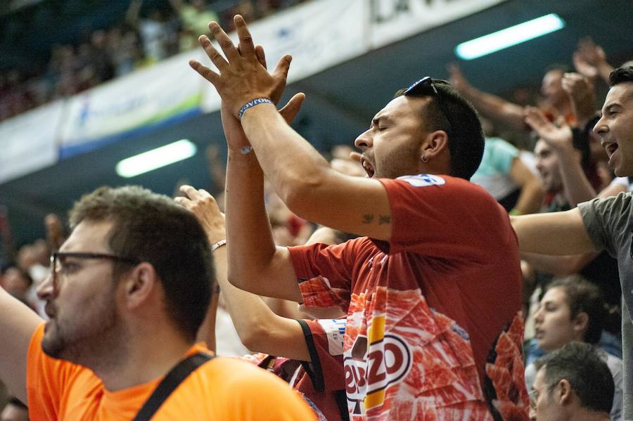 Los de Giustozzi remontaron una desventaja de dos goles para ganar en la tanda tras empatar a 3; serán campeones si ganan el lunes en el Palacio