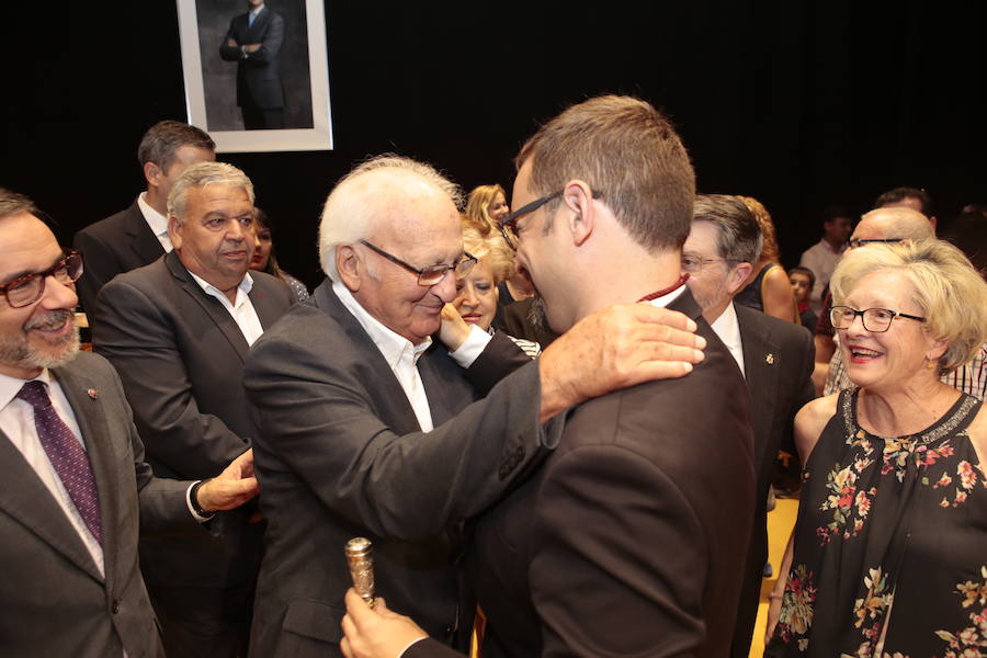 Lorca pasa a manos del PSOE con los votos de IU y Cs después de que el socialista Diego José Mateos arrebatara la alcaldía a Fulgencio Gil y diera cabida en el gobierno municipal al edil de la formación naranja como primer teniente de alcalde