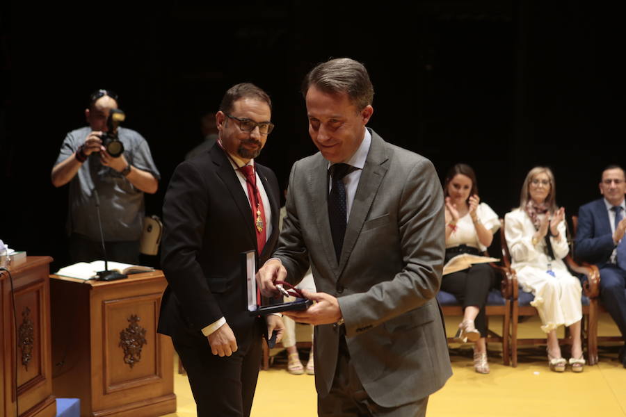 Lorca pasa a manos del PSOE con los votos de IU y Cs después de que el socialista Diego José Mateos arrebatara la alcaldía a Fulgencio Gil y diera cabida en el gobierno municipal al edil de la formación naranja como primer teniente de alcalde