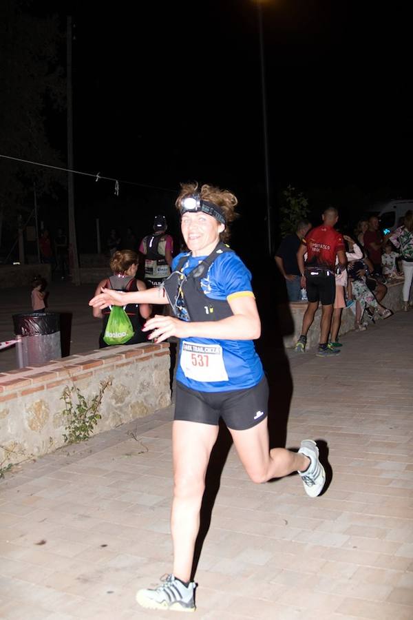 El atleta del Fondistas de Yecla gana en la prueba de 21 kilómetros con un tiempo de 1:49:14, por los 2:06:08 de la corredora del Espuña Trail