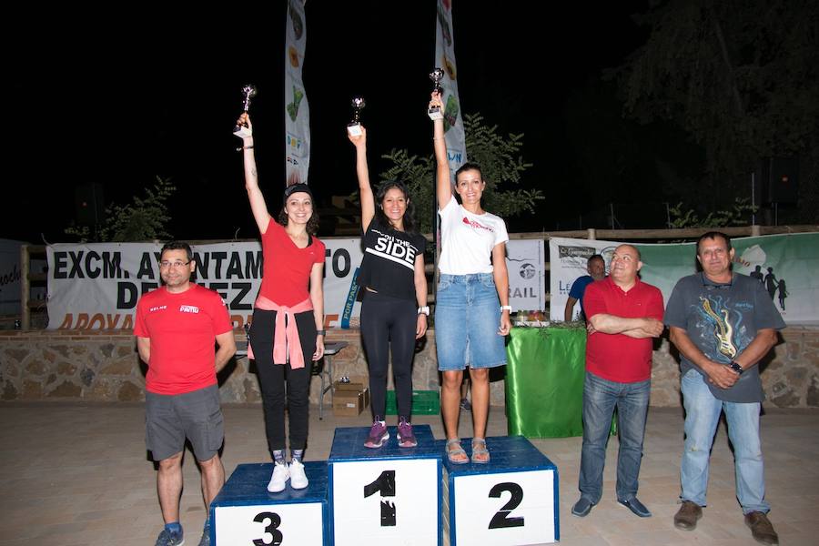 El atleta del Fondistas de Yecla gana en la prueba de 21 kilómetros con un tiempo de 1:49:14, por los 2:06:08 de la corredora del Espuña Trail