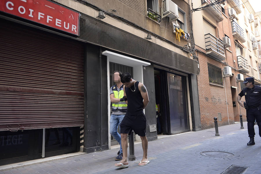 La Policía Nacional intervino 2.000 plantas de marihuana, encontradas en domicilios de Corvera, San José de la Vega, Santomera, Espinardo, La Alberca y La Arboleja