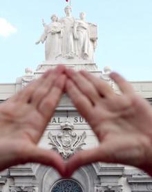 Imagen secundaria 2 - Organizaciones feministas de Madrid se concentran bajo el lema ¡Basta ya de justicia patriarcal!.