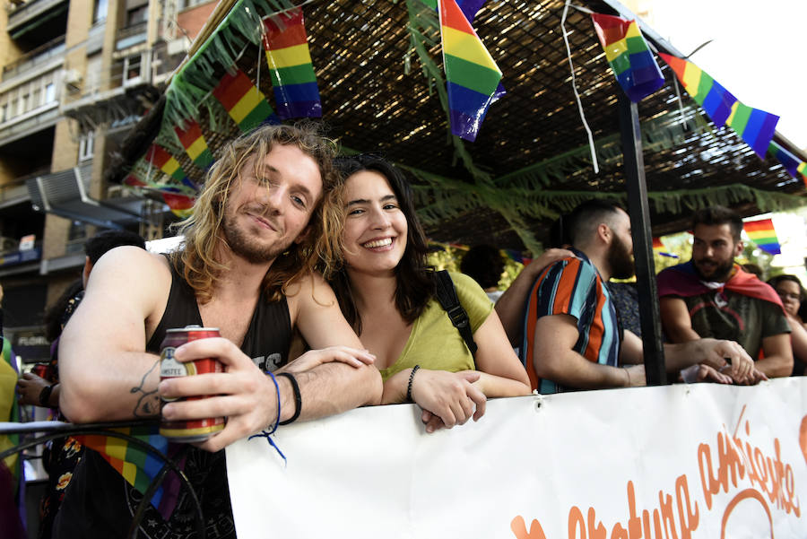 El centro la capital vuelve a teñirse de color para visibilizar las reivindicaciones del colectivo LGTBI+