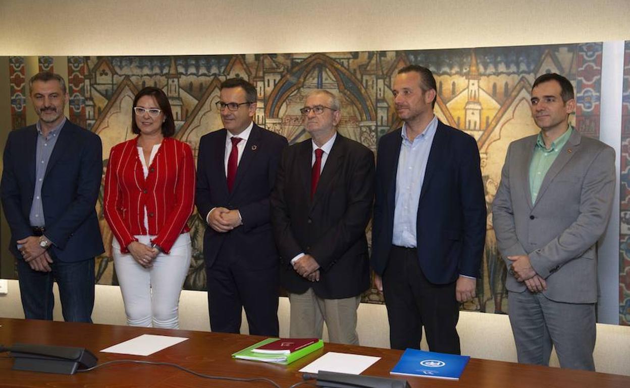 PSOE, PP y Podemos registran una veintena de iniciativas en la Asamblea en el arranque de la legislatura