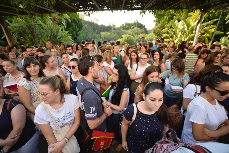 Casi un 90% de los admitidos concurren finalmente al primer examen, llevado a cabo en 19 sedes. La entrada se desarrolló con normalidad, aunque con algunas pequeñas incidencias fruto de los nervios