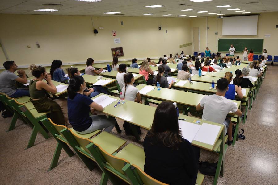 Casi un 90% de los admitidos concurren finalmente al primer examen, llevado a cabo en 19 sedes. La entrada se desarrolló con normalidad, aunque con algunas pequeñas incidencias fruto de los nervios